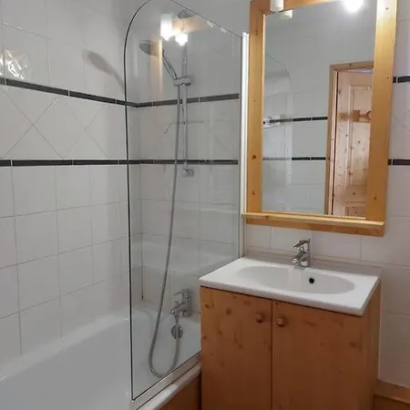아파트 Lovely Flat For 4 - One Bedroom *