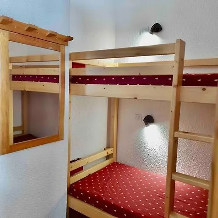 Lovely Flat For 4 - One Bedroom 아파트